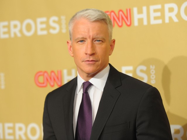 Anderson Cooper Goes “Baldwin” On Passenger Trying to Steal His Pic! [video]