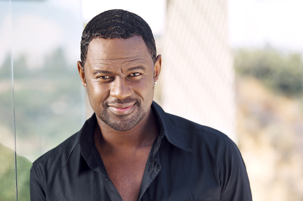 Brian McKnight Fires Twitter Shots at Chris Brown, Floyd Mayweather, & R. Kelly.  Brown Fires Back.