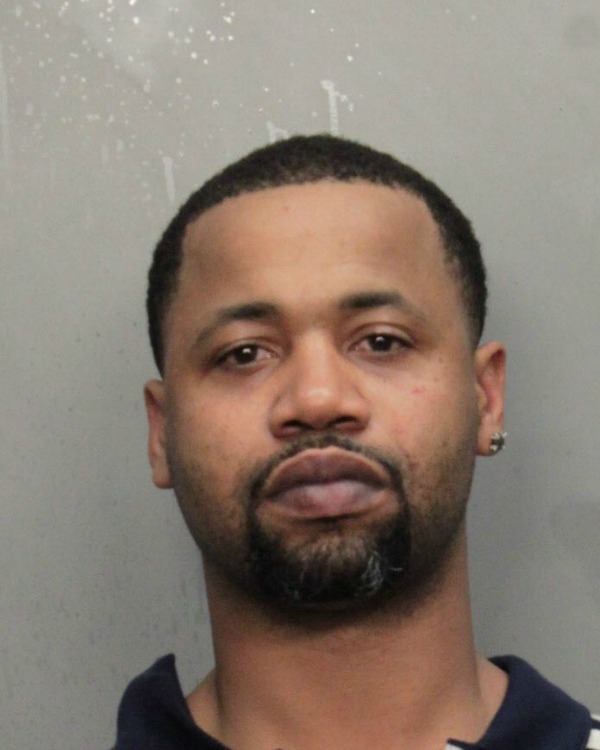 Video of Juvenile Getting Released From Jail – The Media Swarms the Frustrated Rapper