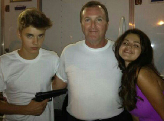 Justin Bieber Packing Heat and Sends out a Tweet – He’s Not a Role Model.