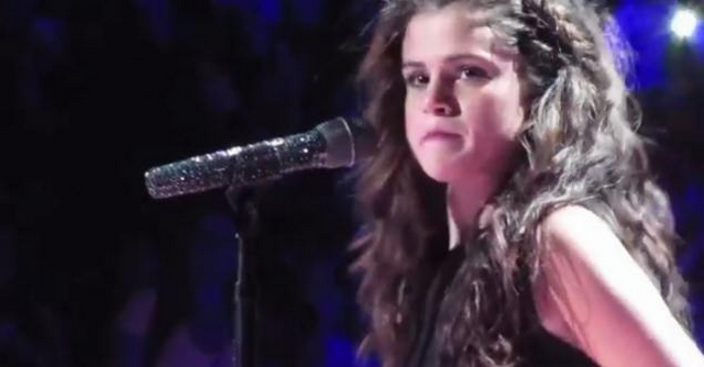 Selena Gomez In Tears While Singing Song About Justin Bieber