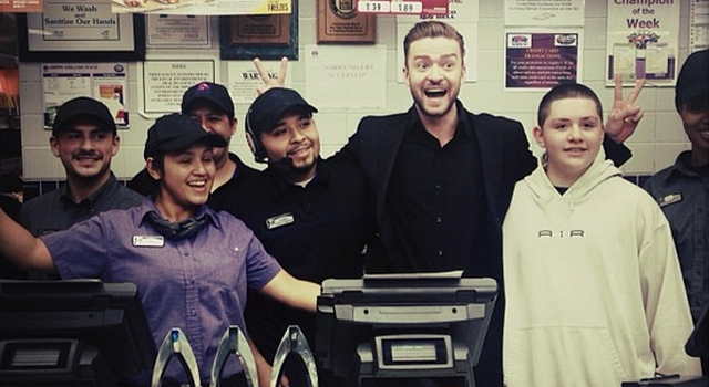 Justin Timberlake Wins Three People’s Choice Awards, Celebrates At Taco Bell (PHOTOS)