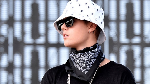 Justin Bieber Detained For Several Hours At Los Angeles International Airport