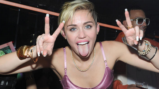 Miley Cyrus Is Still In The Hospital, Warns The Media To Stop Scaring Her Friends And Family