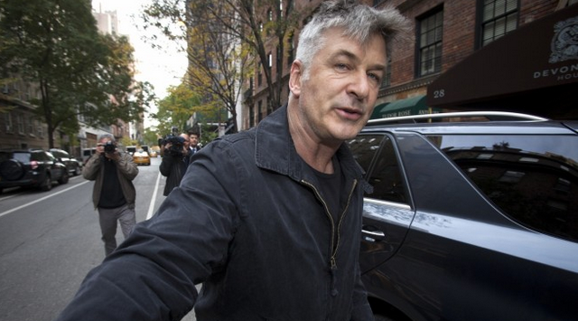 Alec Baldwin Arrested For Riding A Bike In New York City? (PHOTOS)