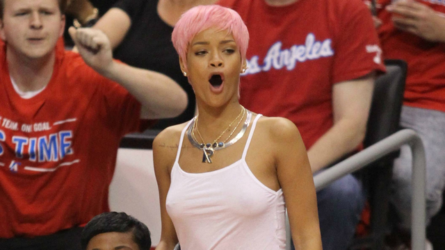 ‘Anger Management’ Star Charlie Sheen Could Use Some Anger Management, Calls Out Rihanna On Twitter!