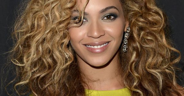 4165-beyonce-was-photographed-at-the-2012-600×315-2