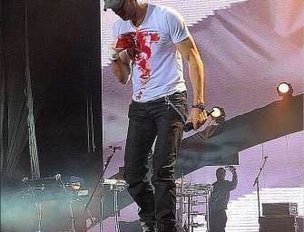 OUCH! Enrique Iglesias Learns A Hard Lesson. Never Grab a Flying Drone During a Concert! (Video)