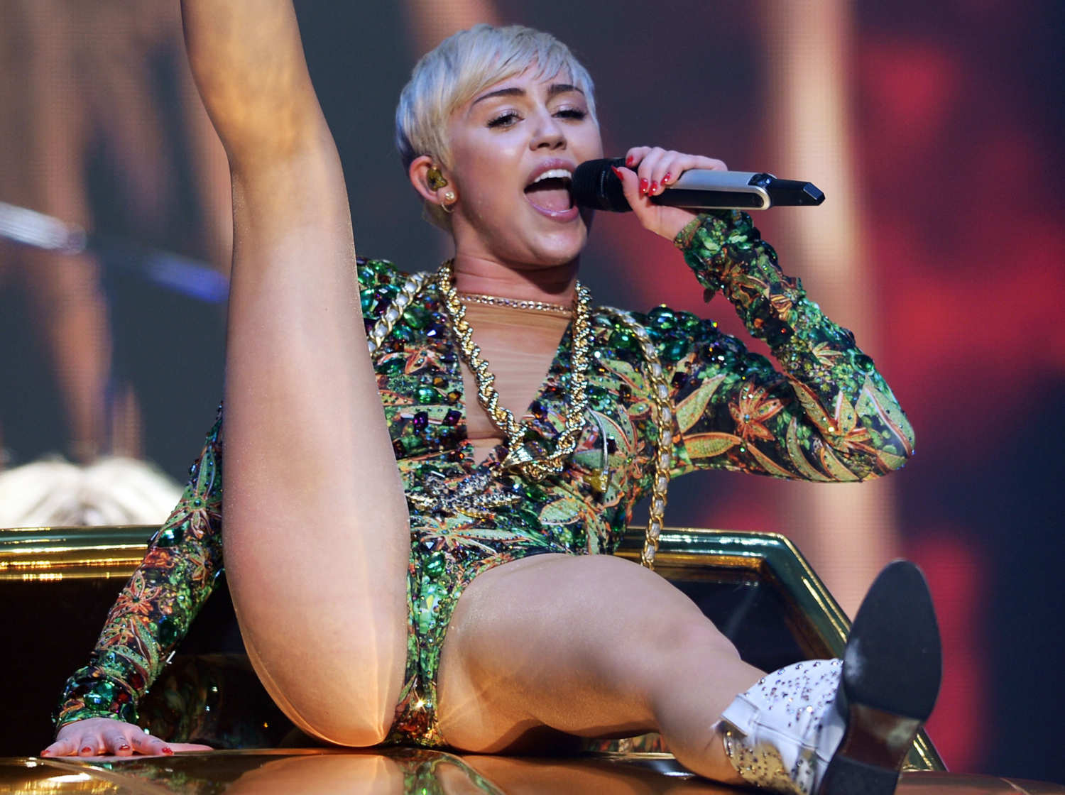 Miley Cyrus на сцене