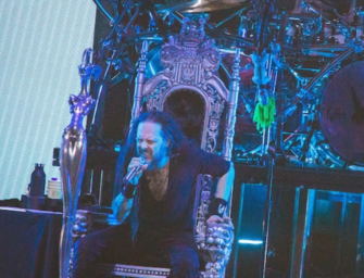 This Is America: Korn’s Jonathan Davis Returns To Stage, But Needs Oxygen Mask To Do It (VIDEO)