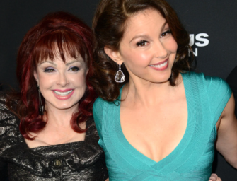 Ashley Judd Reveals “Grief and Trauma” After Finding Her Mother Naomi Moments After Her Death