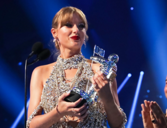 Taylor Swift Surprises Her Loyal Fans By Announcing New Album At The MTV VMAs