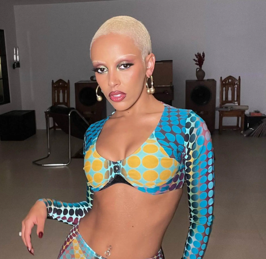 Doja Cat Will Not Have People Comparing Her To Britney Spears After Shaving Off All Her Hair!