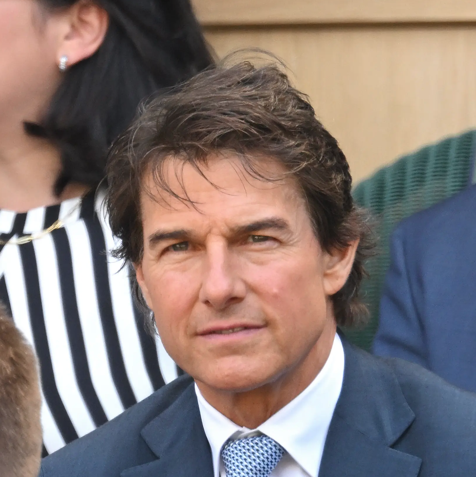 Say Whaaat? Sources Claim Tom Cruise Has “No Part” In 16-Year-Old Daughter Suri’s Life