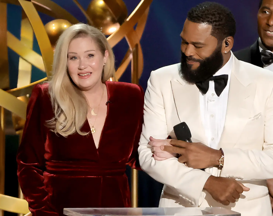 Christina Applegate Makes Surprise Appearance At 2024 Emmys, Gets ...