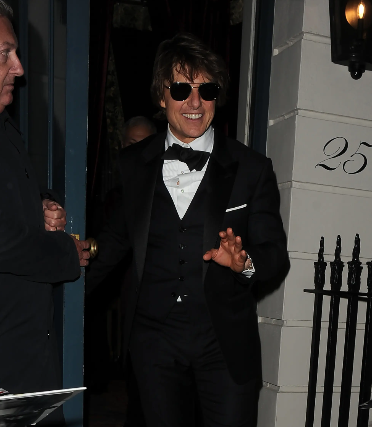 Tom Cruise Did WHAAAT At Victoria Beckham’s 50th Birthday Party?
