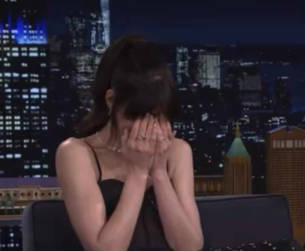 Anne Hathaway Fights Through Awkward Moment During ‘Tonight Show’ Interview