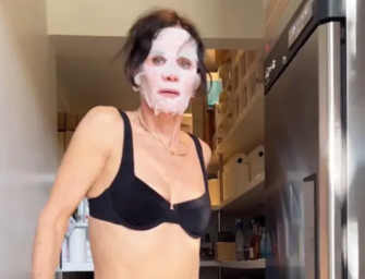 Over 60, And Still Showing Off Their Bodies! Check Out Courteney Cox and Kevin Bacon
